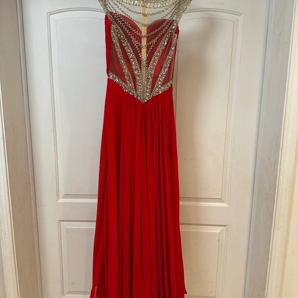 Splash Red Gown - Picture 2 of 4